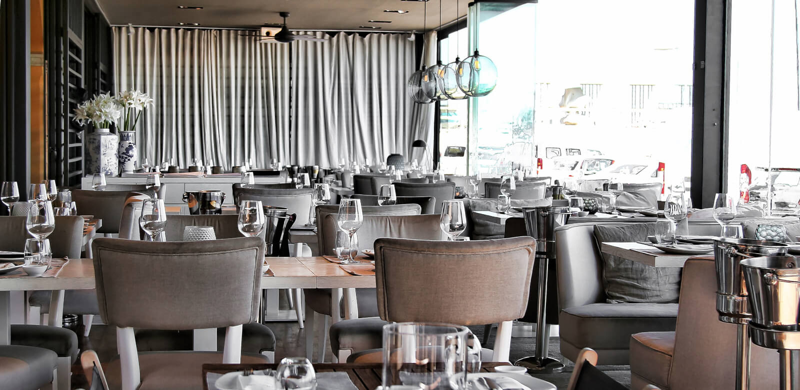 Lucy Wang • Japanese Newstyle & French Brasserie • Top Sushi Restaurant • Puerto Portals • Mallorca Lucy Wang • Japanese Newstyle & French Brasserie • Top Sushi Restaurant • Puerto Portals • Mallorca
